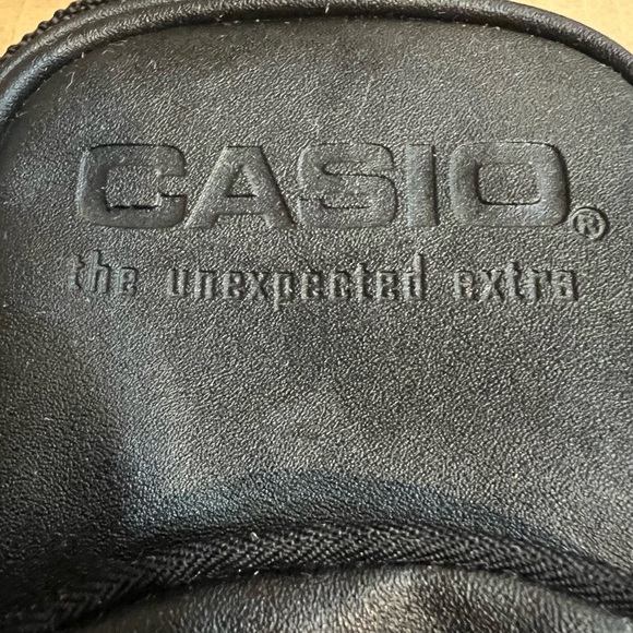 CASIO The Unexpected Extra Vintage Carrying Case - Picture 3 of 10